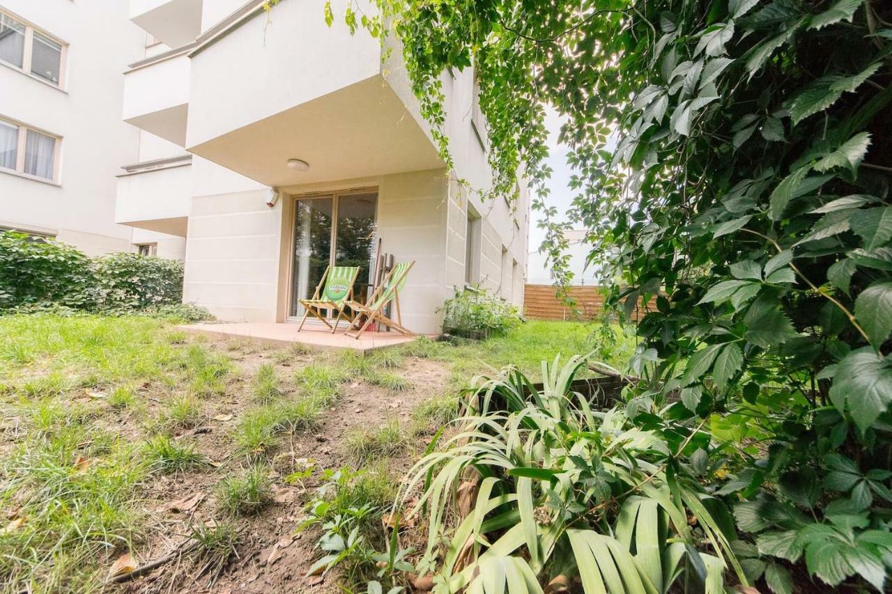 Private Garden In City Center P4You Pl クラクフ エクステリア 写真